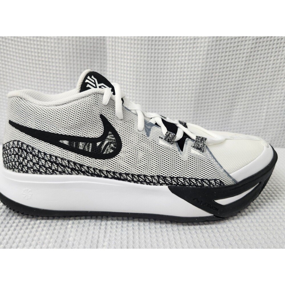 Nike Kyrie Flytrap 6 White Black Basketball Sneakers DM1125-101 Mens Size 7.5